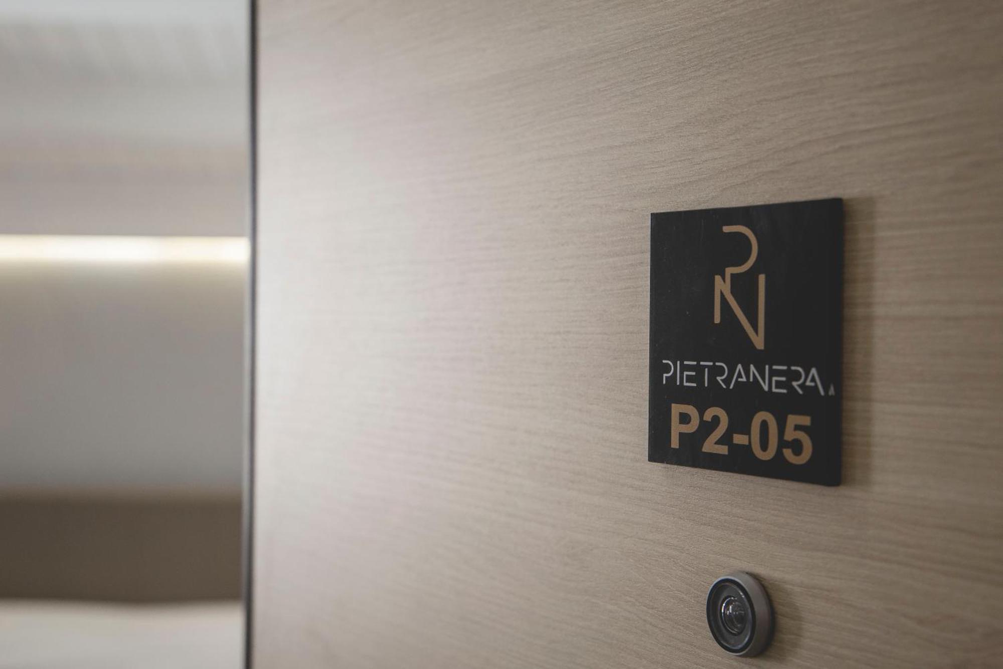 Pietranera Residence คาตาเนีย ภายนอก รูปภาพ