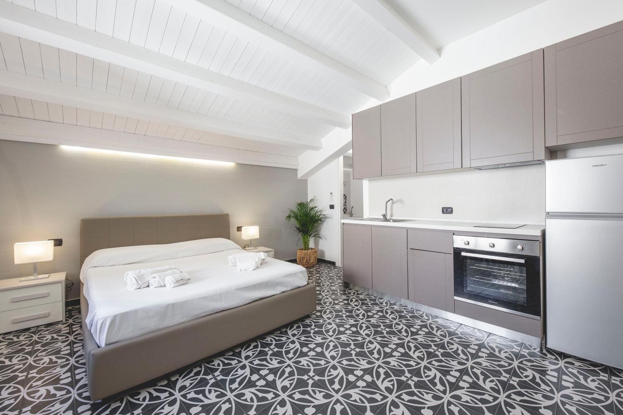 Pietranera Residence คาตาเนีย ภายนอก รูปภาพ